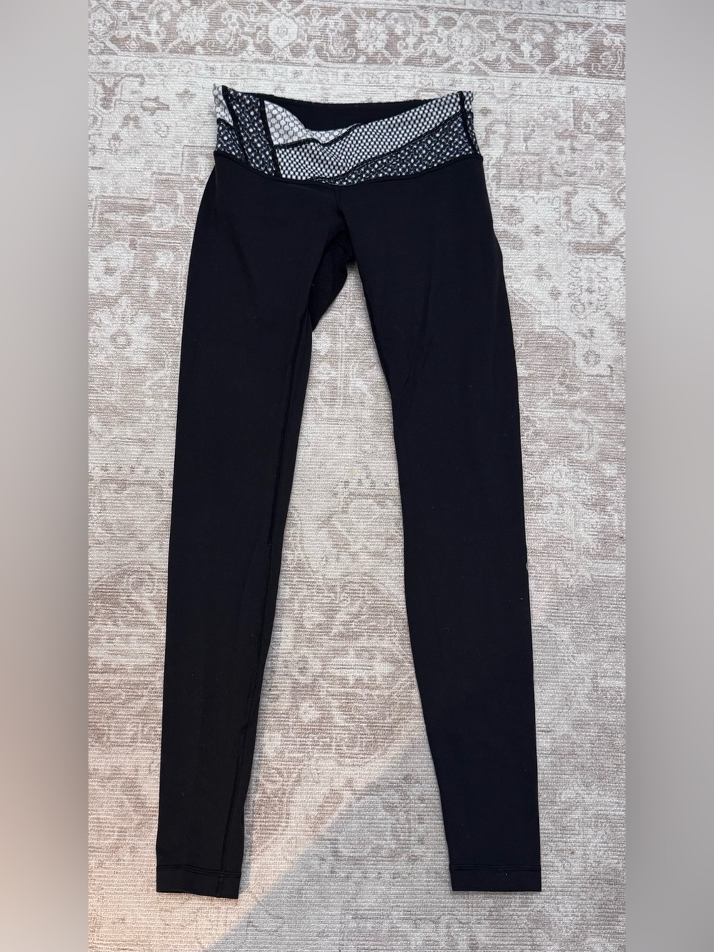 lululemon align leggings, black, size 6